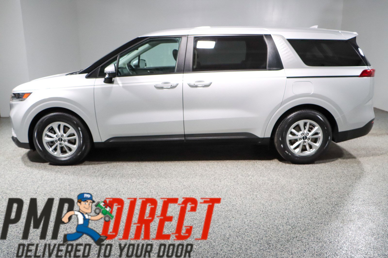 Used 2023 Kia Carnival LX image 10