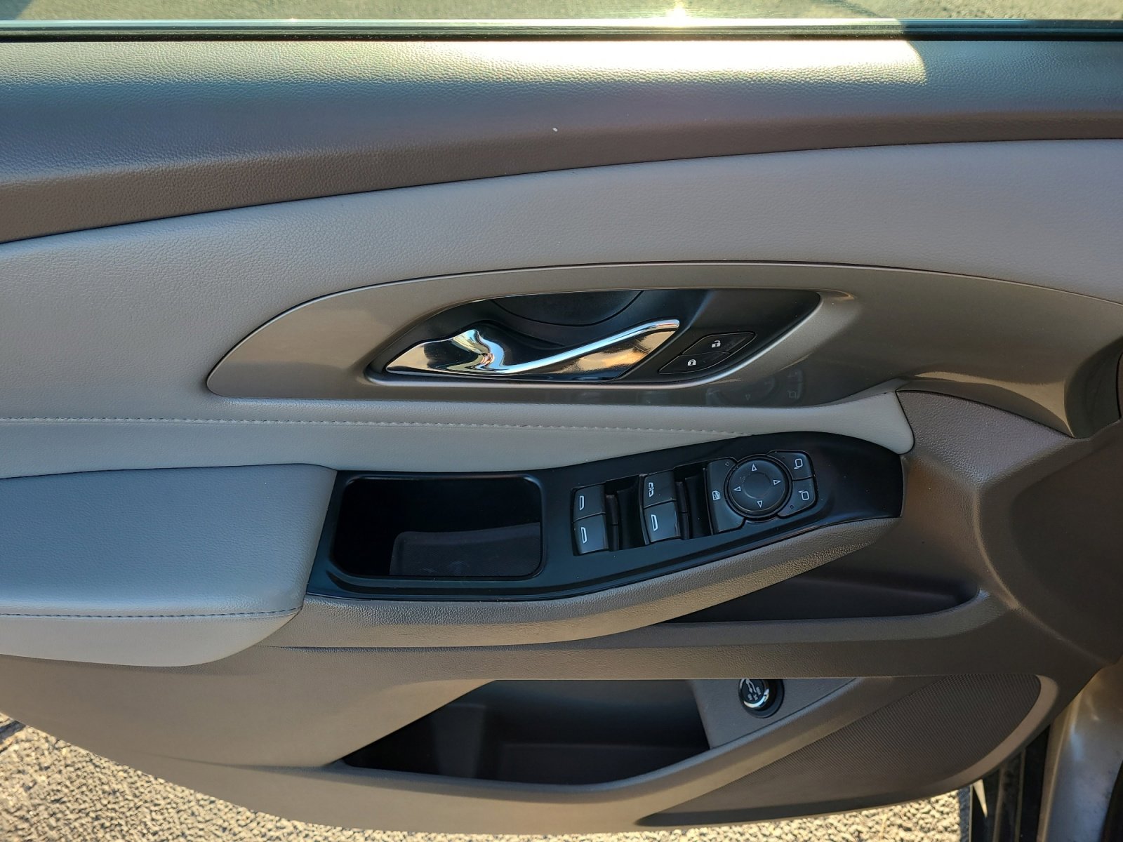 Used 2019 Chevrolet Traverse LT image 14