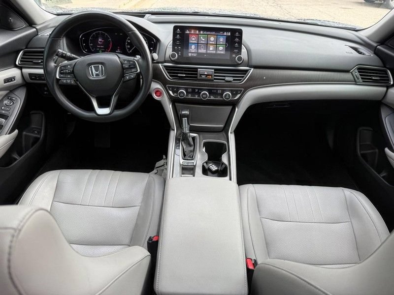 Used 2018 Honda Accord Touring image 13