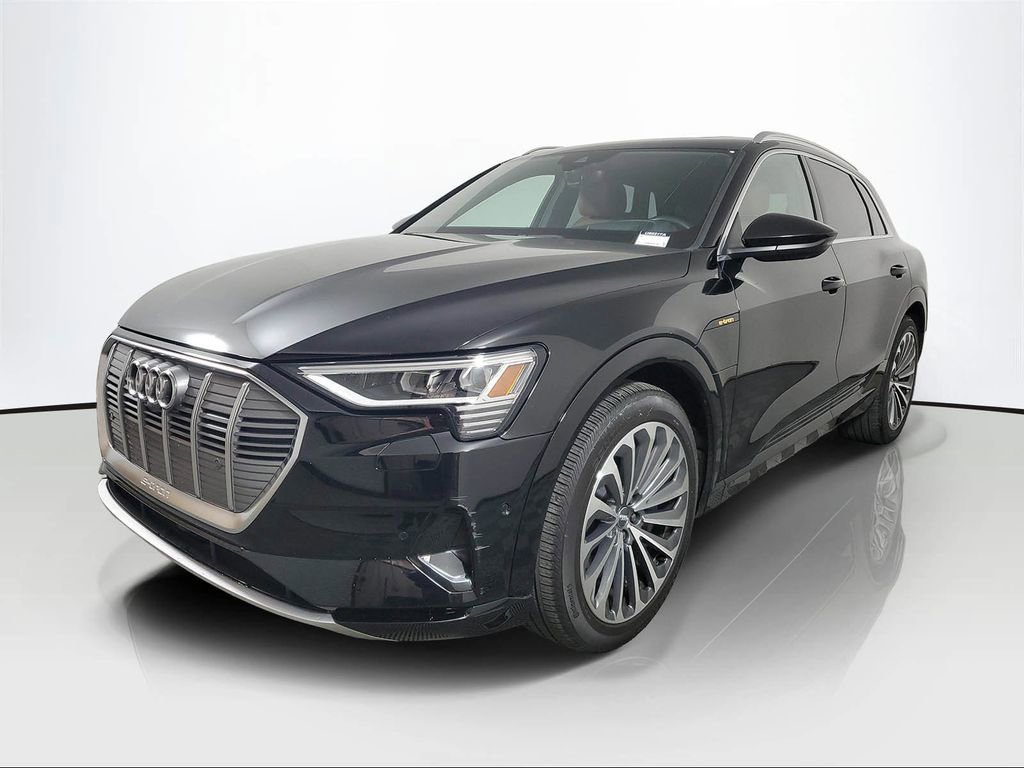 Used 2019 Audi e-tron Prestige w/ Prestige Package image 3