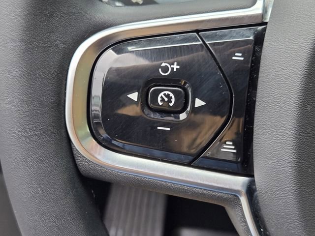 Used 2023 Volvo XC60 B5 Ultimate w/ Protection Package Premier FWD image 27