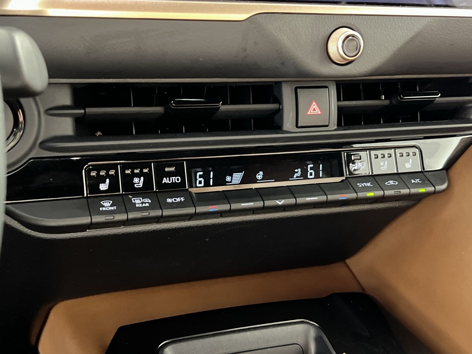 Used 2025 Toyota Crown Signia w/ Advanced Technology Package AWD/4WD image 22