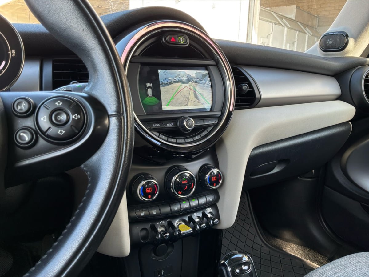 Used 2020 MINI Cooper SE w/ 6.5" Touchscreen Package FWD image 16