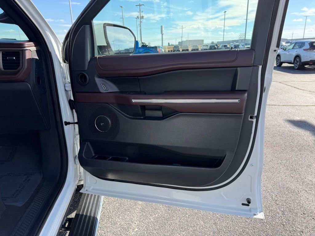 Used 2024 Ford Expedition Limited image 26