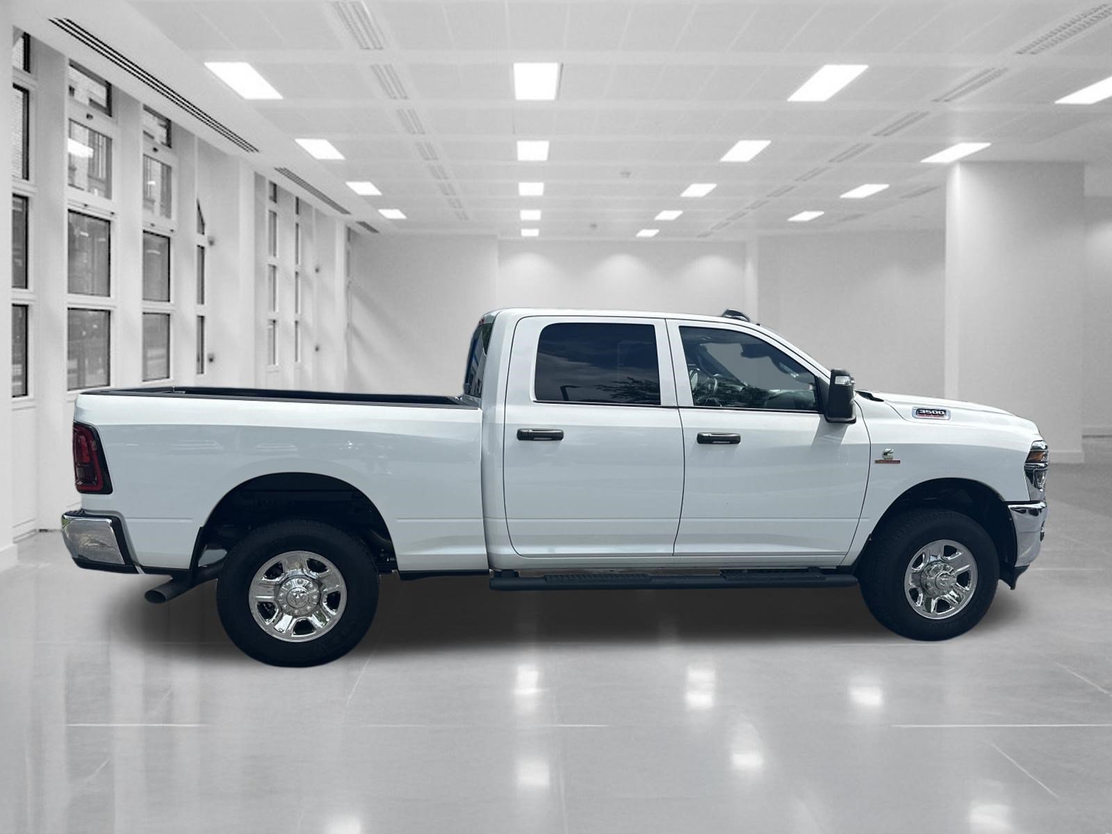 Used 2025 RAM 3500 Tradesman AWD/4WD image 4