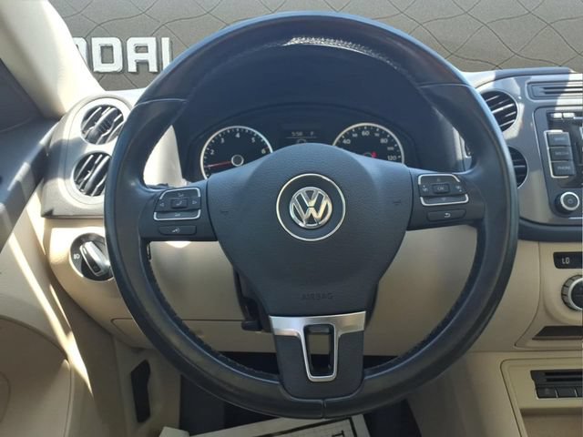 Used 2013 Volkswagen Tiguan SEL AWD/4WD image 17