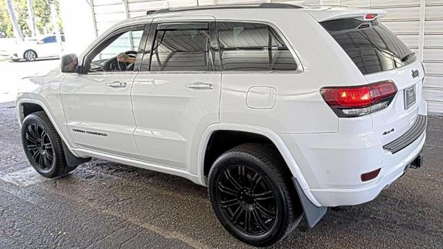 Used 2017 Jeep Grand Cherokee Overland w/ Jeep Active Safety Group image 2