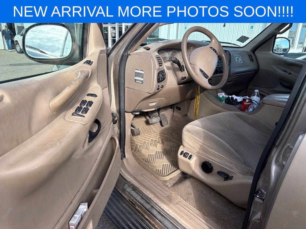 Used 2002 Ford Expedition XLT AWD/4WD image 8