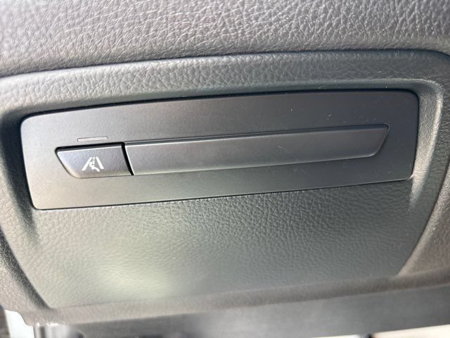 Used 2018 BMW 320i Sedan RWD image 50
