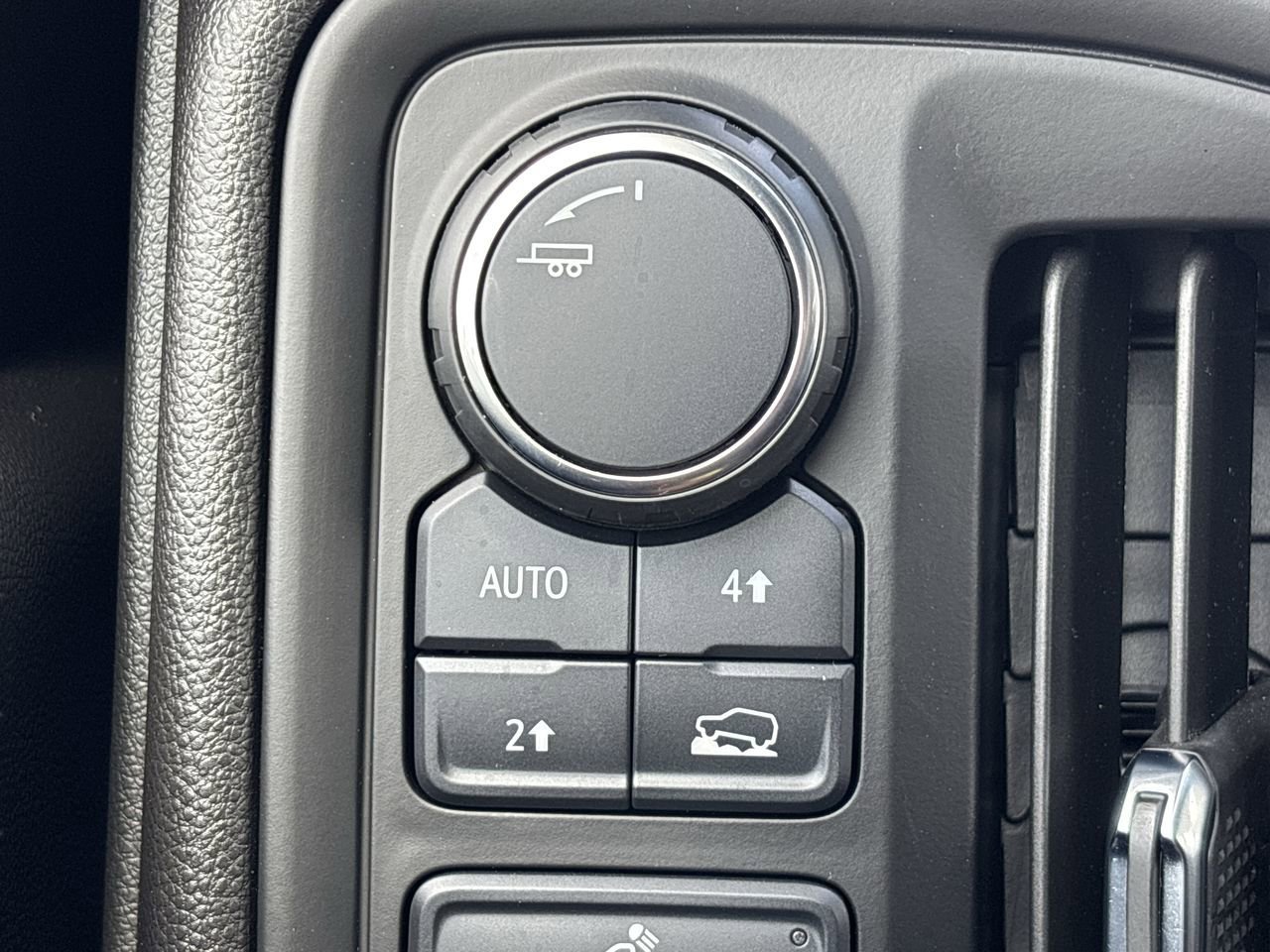 Used 2024 Chevrolet Silverado 1500 Custom image 23