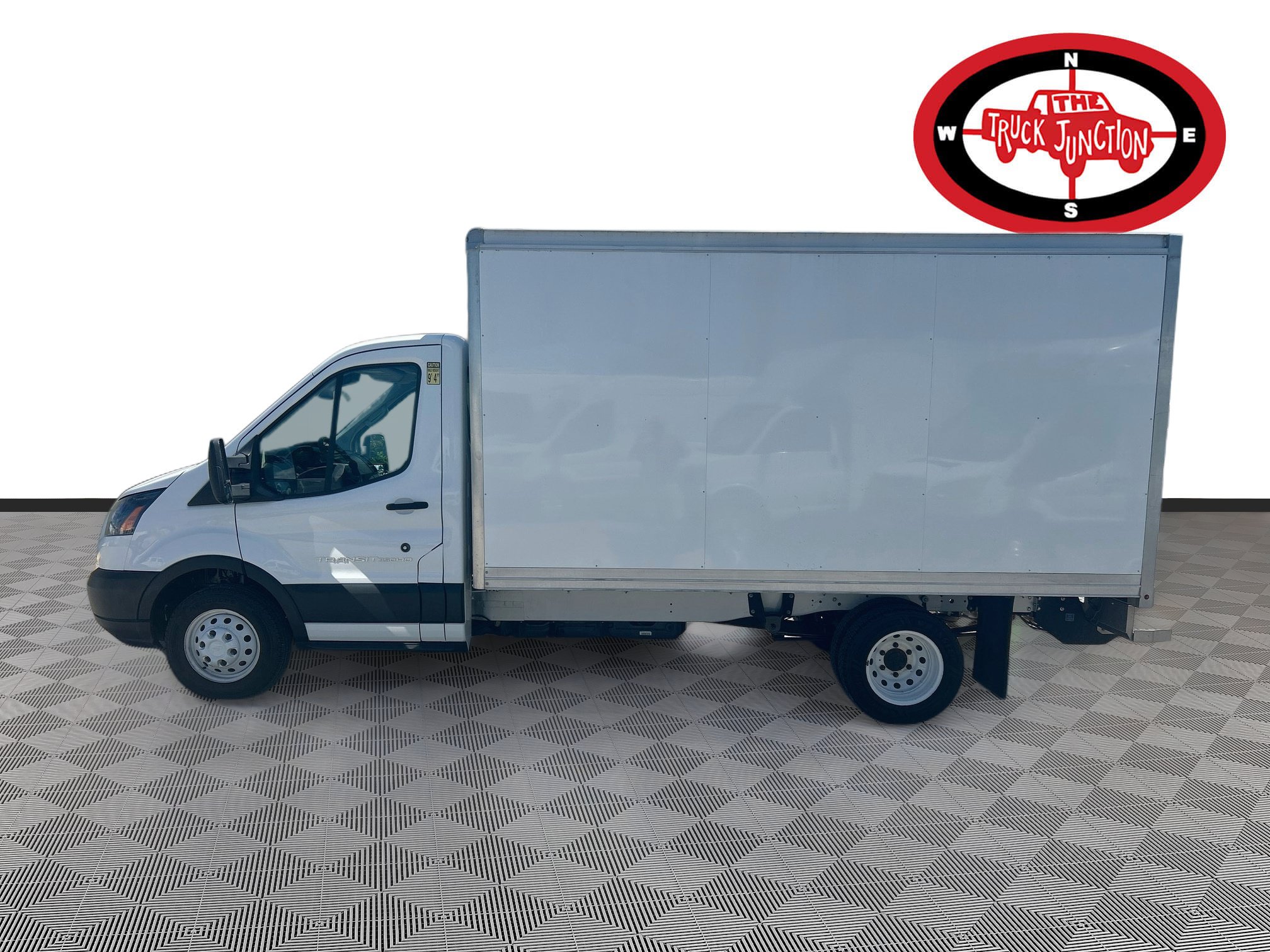 Used 2019 Ford Transit 350 156 DRW RWD image 4