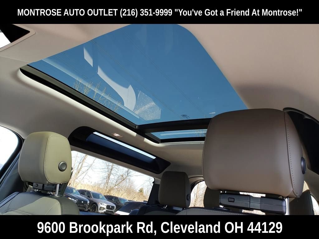 New 2025 Land Rover Defender 90 S image 10