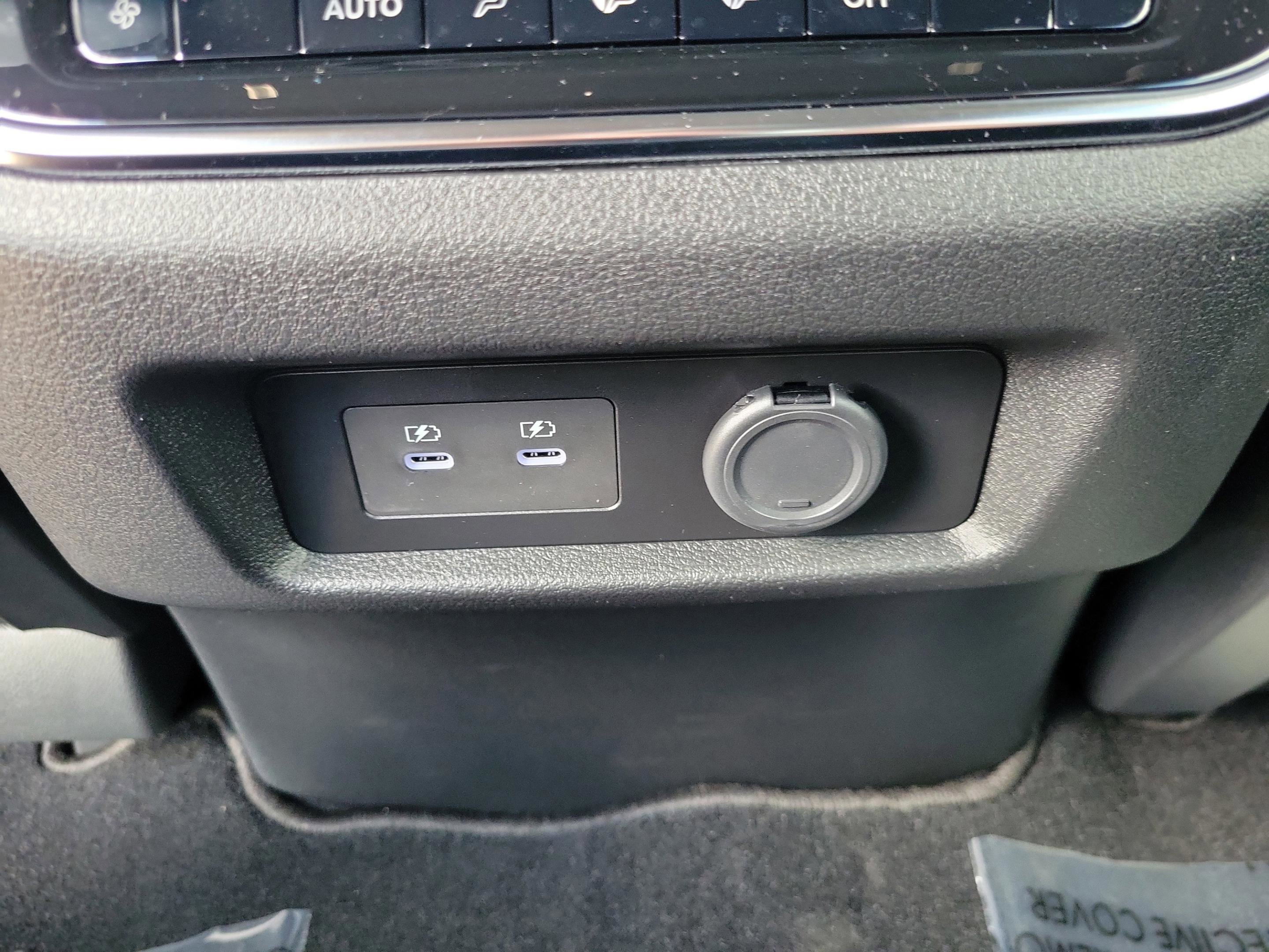 New 2025 Nissan Armada SL image 17