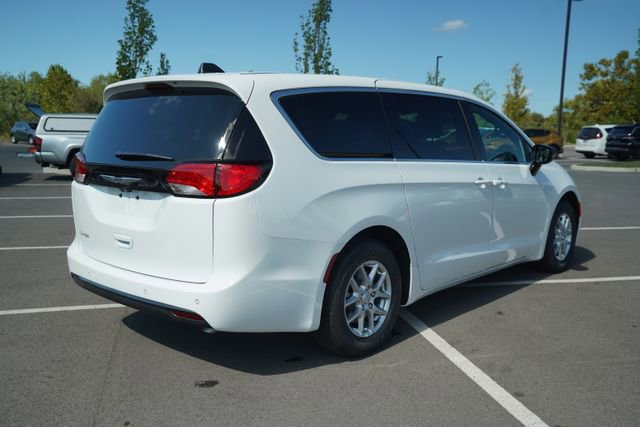 New 2026 Chrysler Voyager LX image 8