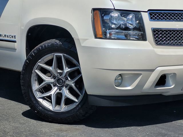 Used 2012 Chevrolet Avalanche LTZ RWD image 9