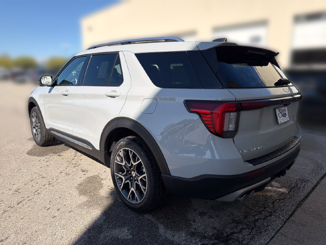 New 2027 Ford Explorer Platinum w/ 3.0L Ultimate Package AWD/4WD image 9