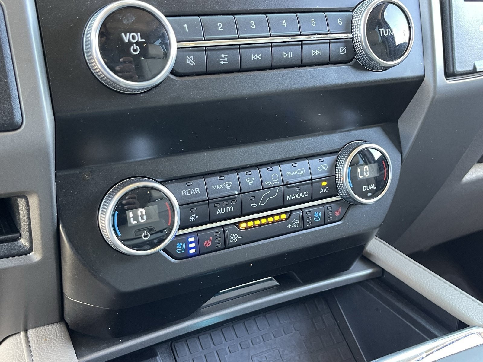 Used 2021 Ford Expedition XLT RWD image 28