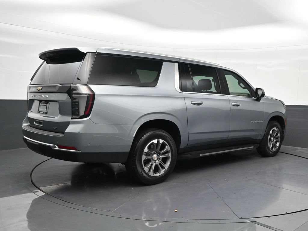 Used 2025 Chevrolet Suburban LT w/ Comfort Package RWD image 5