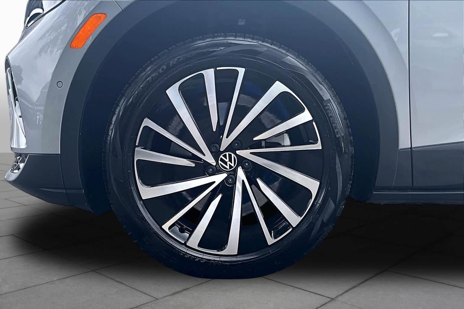 Used 2025 Volkswagen ID.4 Pro AWD/4WD image 10
