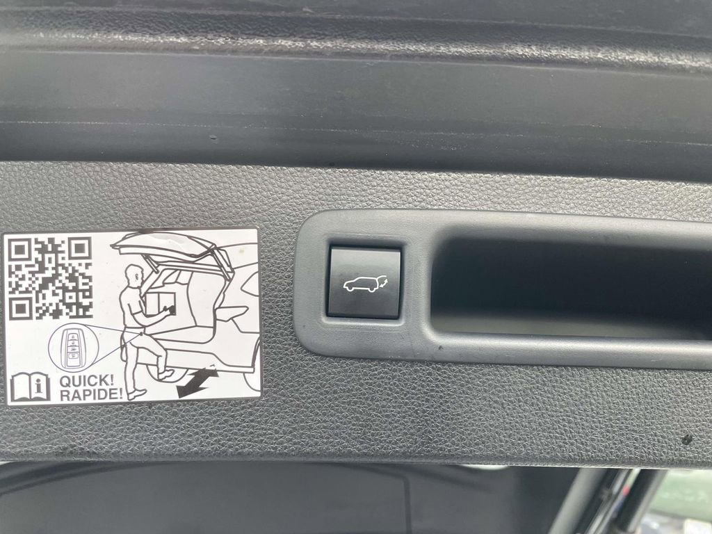 Used 2023 Toyota Highlander Limited image 51