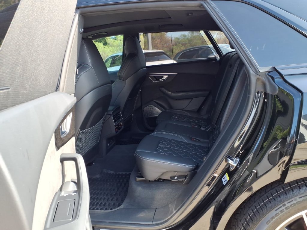 Used 2022 Audi SQ8 Prestige w/ Prestige Package AWD/4WD image 19