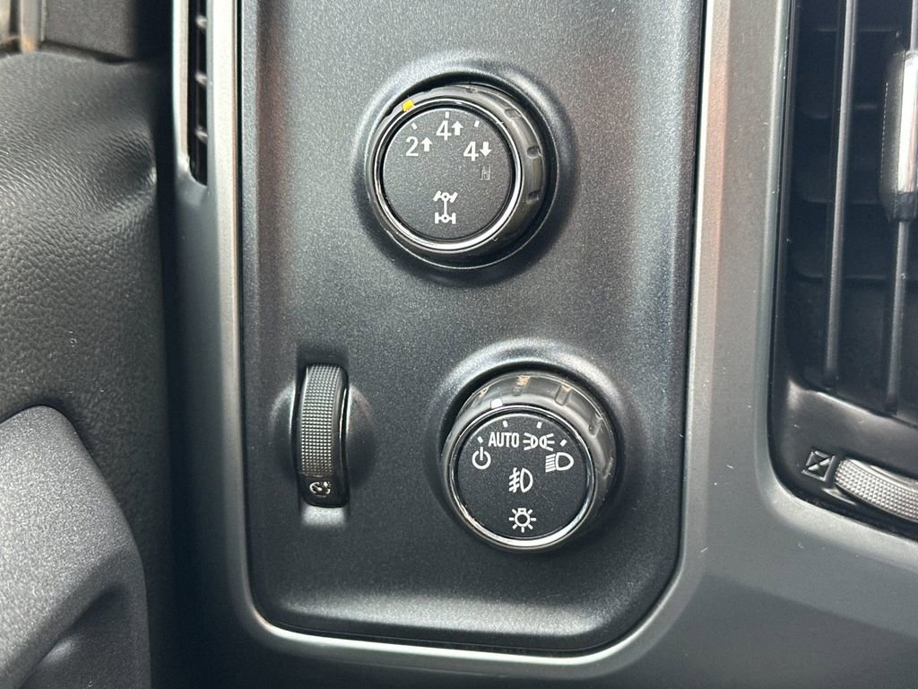 Used 2016 Chevrolet Silverado 2500 LT w/ LT Convenience Package AWD/4WD image 28