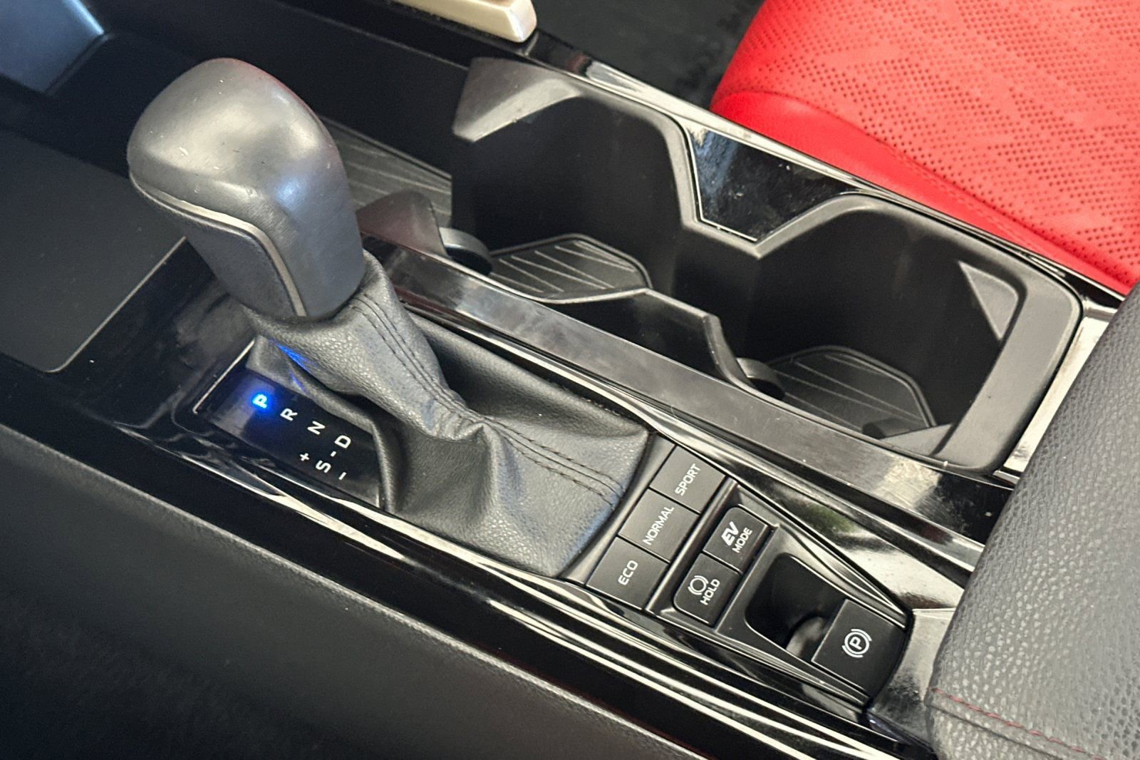 Used 2025 Toyota Camry XSE FWD image 22
