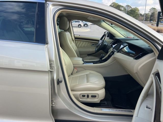 Used 2018 Ford Taurus Limited image 34