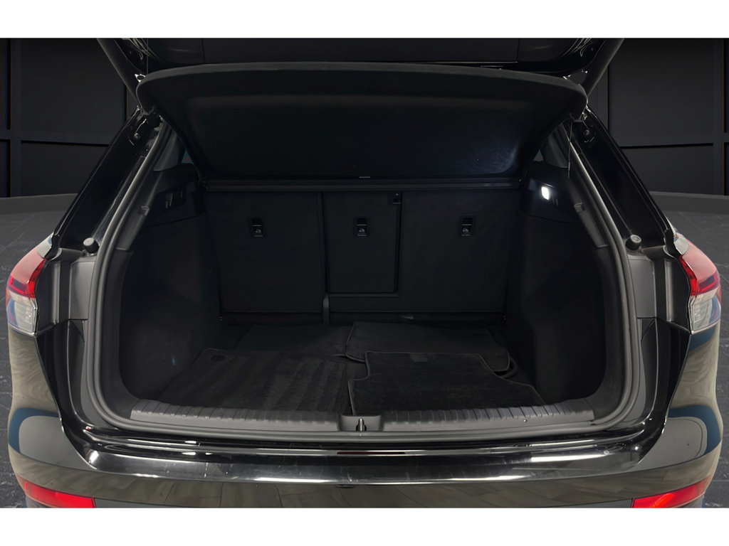 Used 2023 Audi Q4 e-tron Premium AWD/4WD image 25