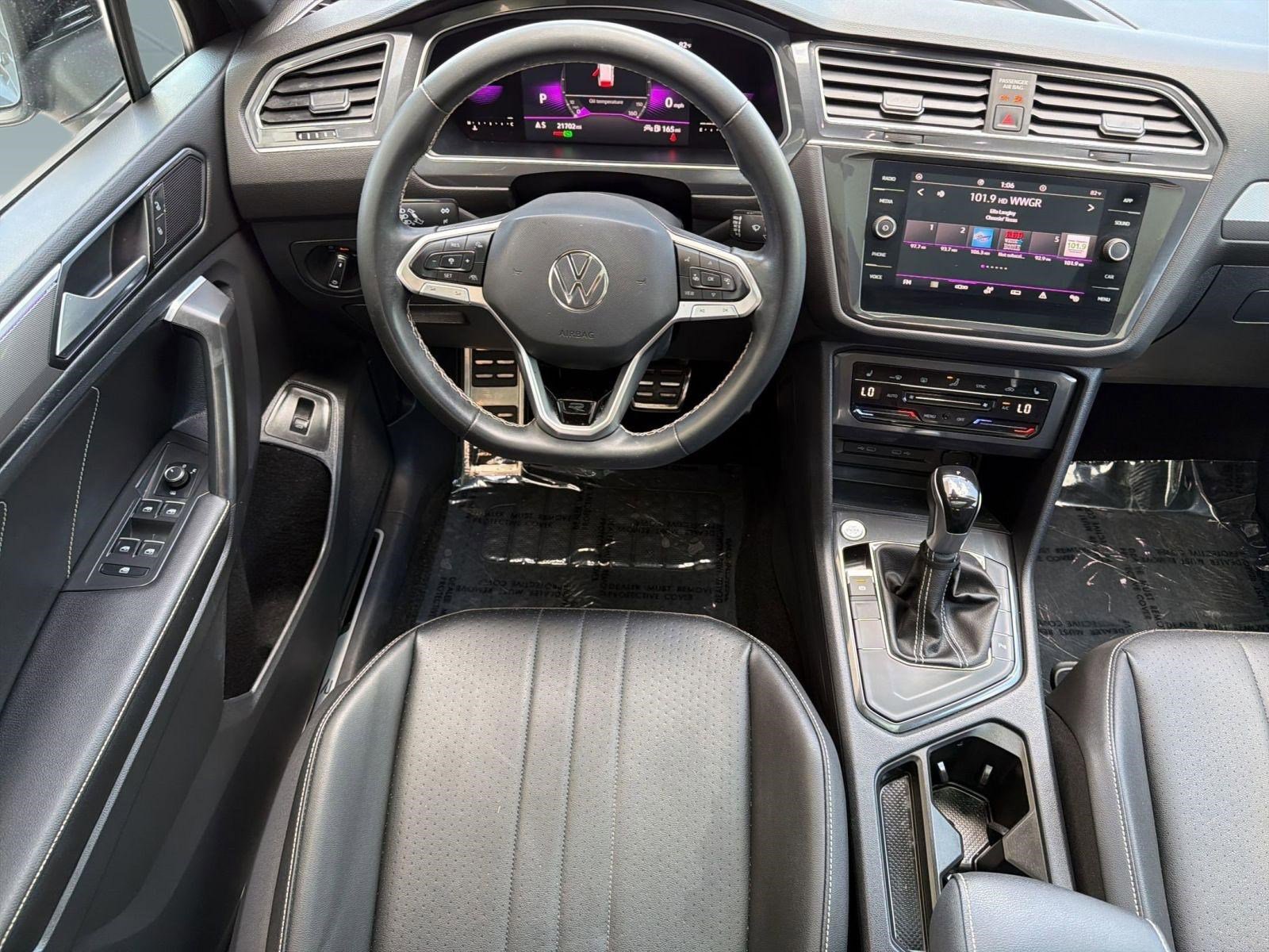 Used 2023 Volkswagen Tiguan SE R-Line image 30