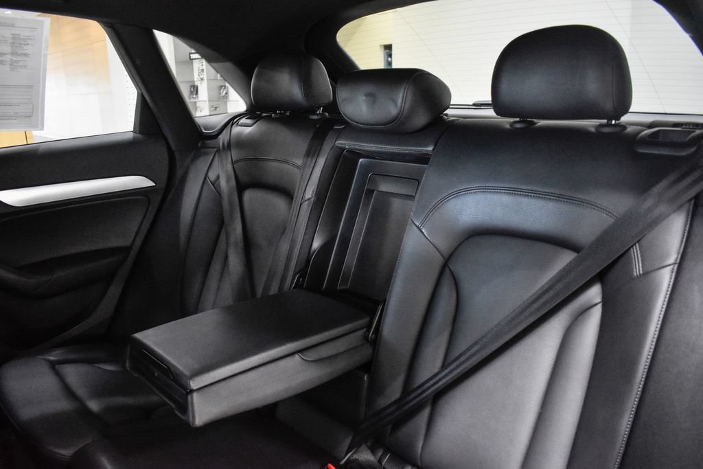 Used 2018 Audi Q3 2.0T Premium w/ Convenience Package AWD/4WD image 31
