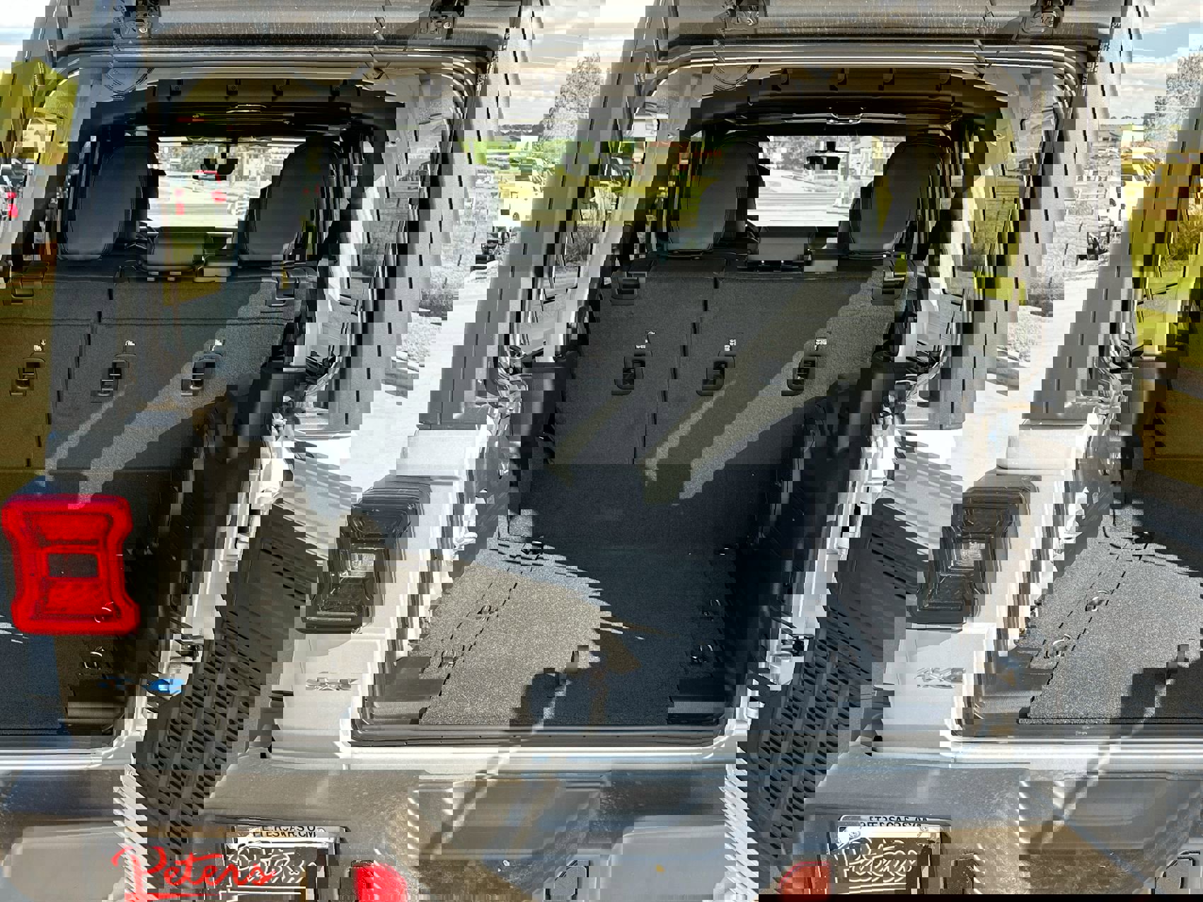 New 2023 Jeep Wrangler Sahara w/ Cold Weather Group image 23