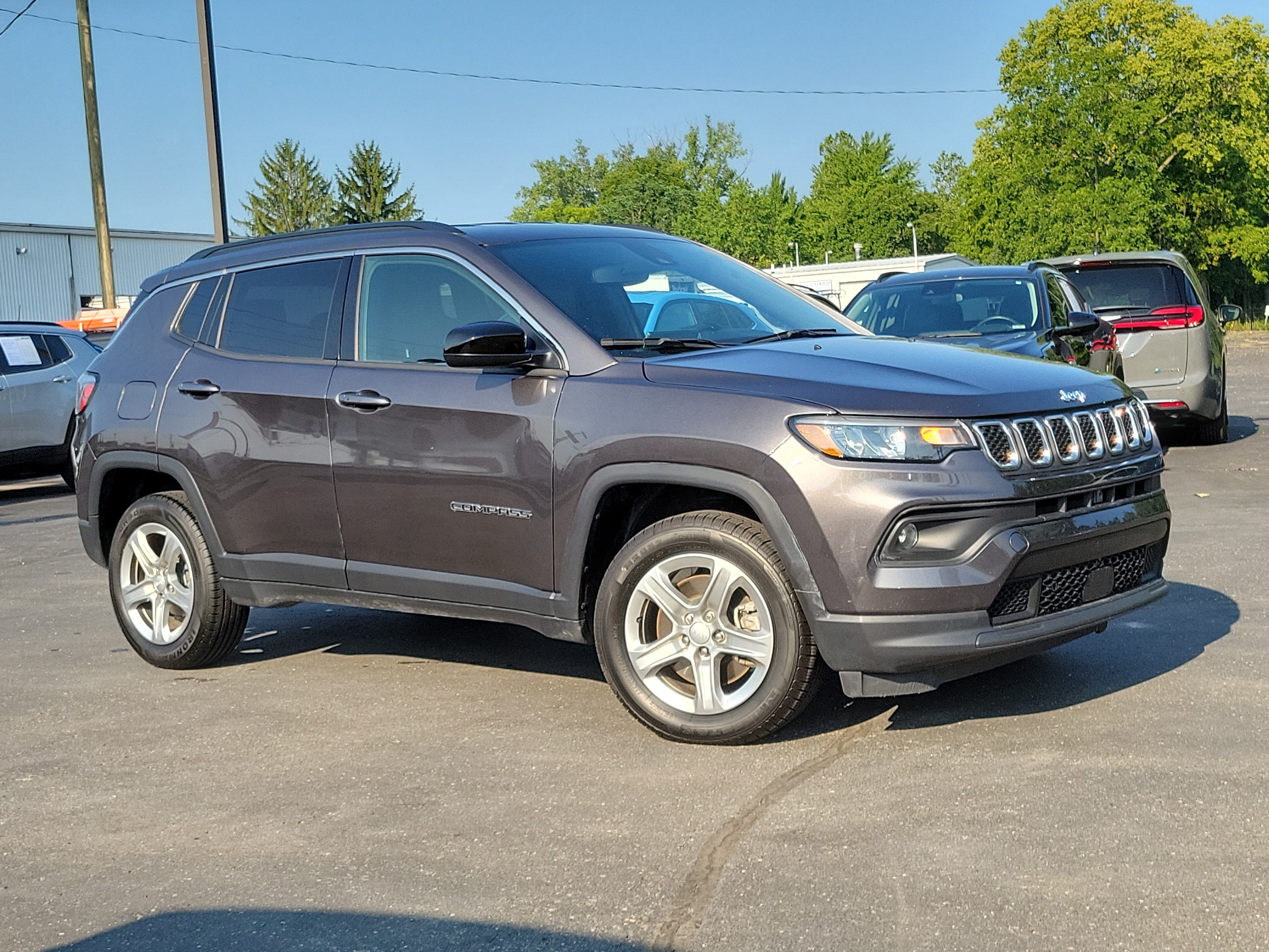 Used 2024 Jeep Compass Latitude AWD/4WD image 31