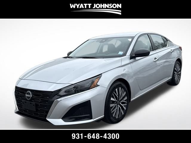 Used 2024 Nissan Altima 2.5 SV