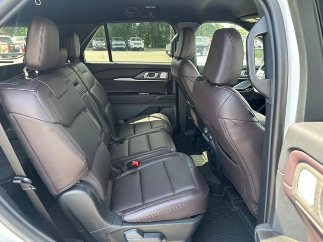 Used 2026 Ford Explorer Platinum AWD/4WD image 10