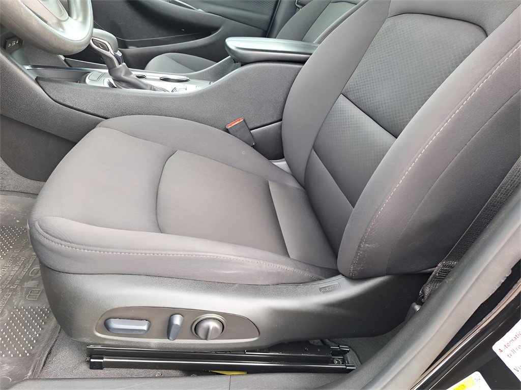 Used 2024 Chevrolet Malibu LT image 27