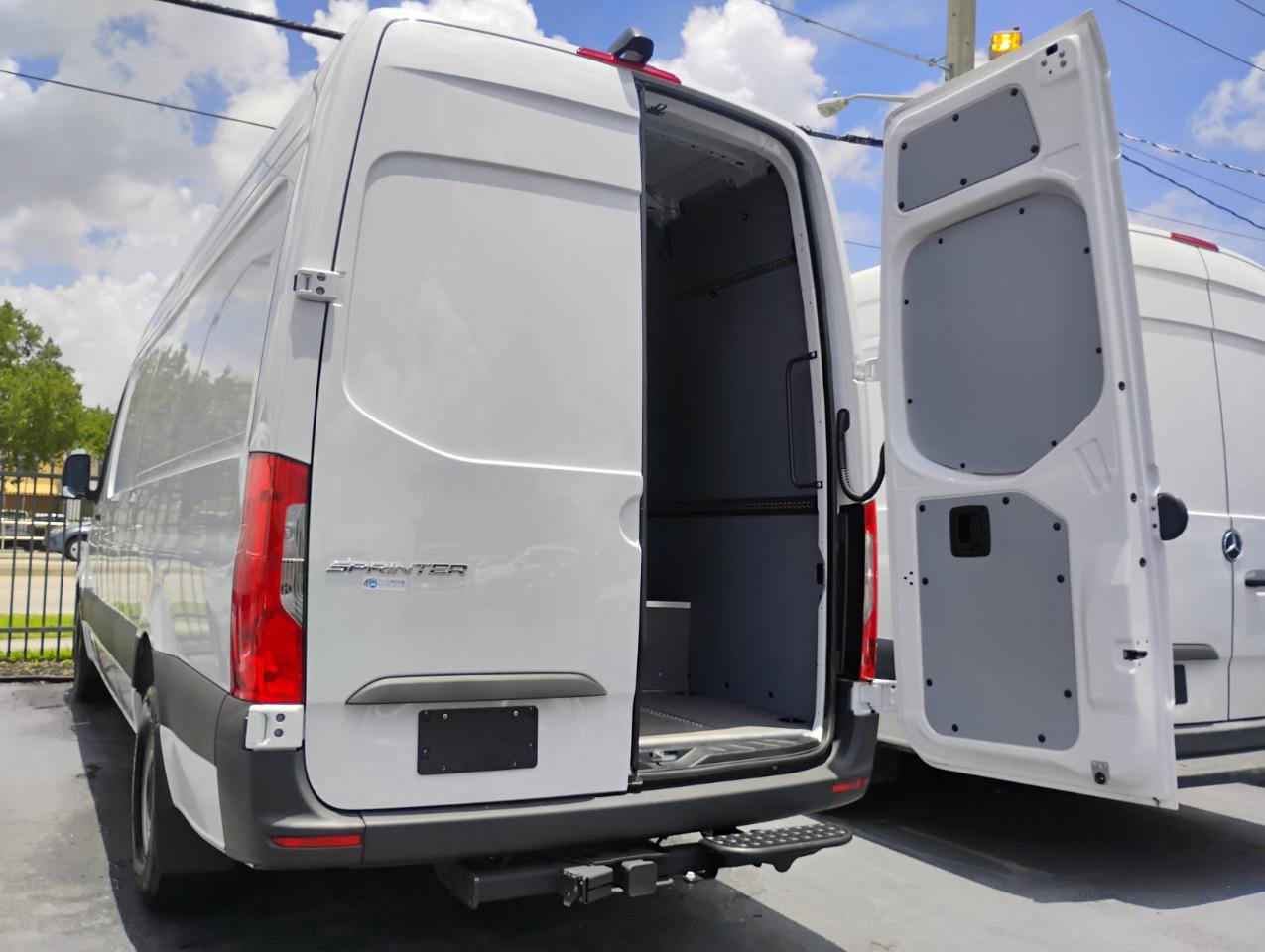 Used 2025 Mercedes-Benz Sprinter 2500 image 57