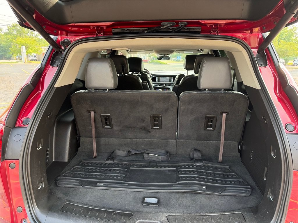 Used 2018 Buick Enclave Essence FWD image 24