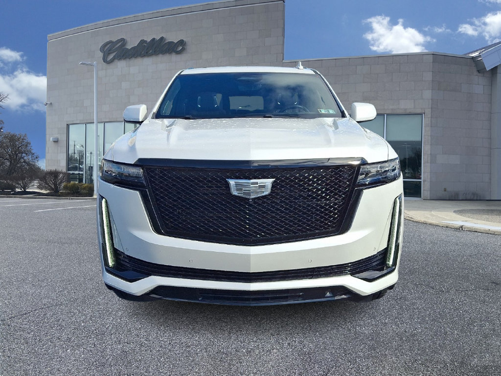 Certified 2022 Cadillac Escalade Sport Platinum w/ LPO, ONYX Package AWD/4WD image 2