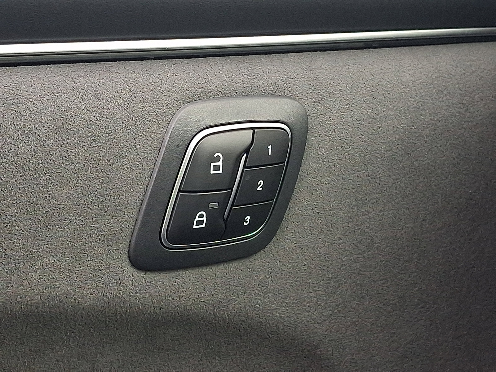 Certified 2025 Ford Mustang Mach-E GT image 31