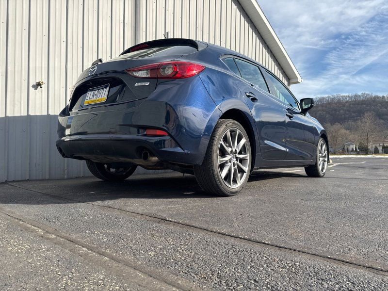 Used 2018 MAZDA MAZDA3 Touring image 8