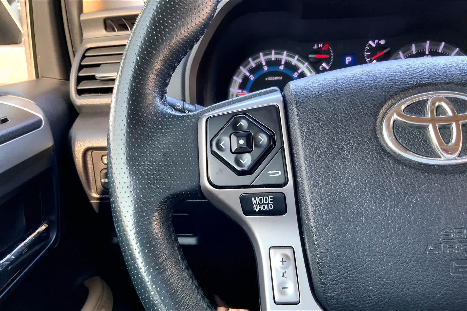 Used 2015 Toyota 4Runner Limited AWD/4WD image 24