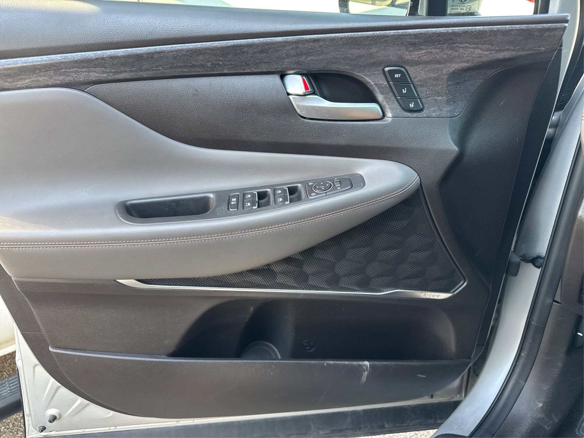 Used 2019 Hyundai Santa Fe AWD image 27