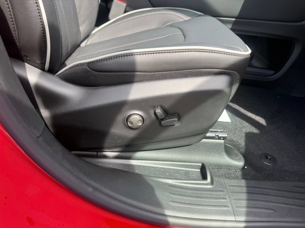New 2027 Chrysler Pacifica Limited AWD/4WD image 63
