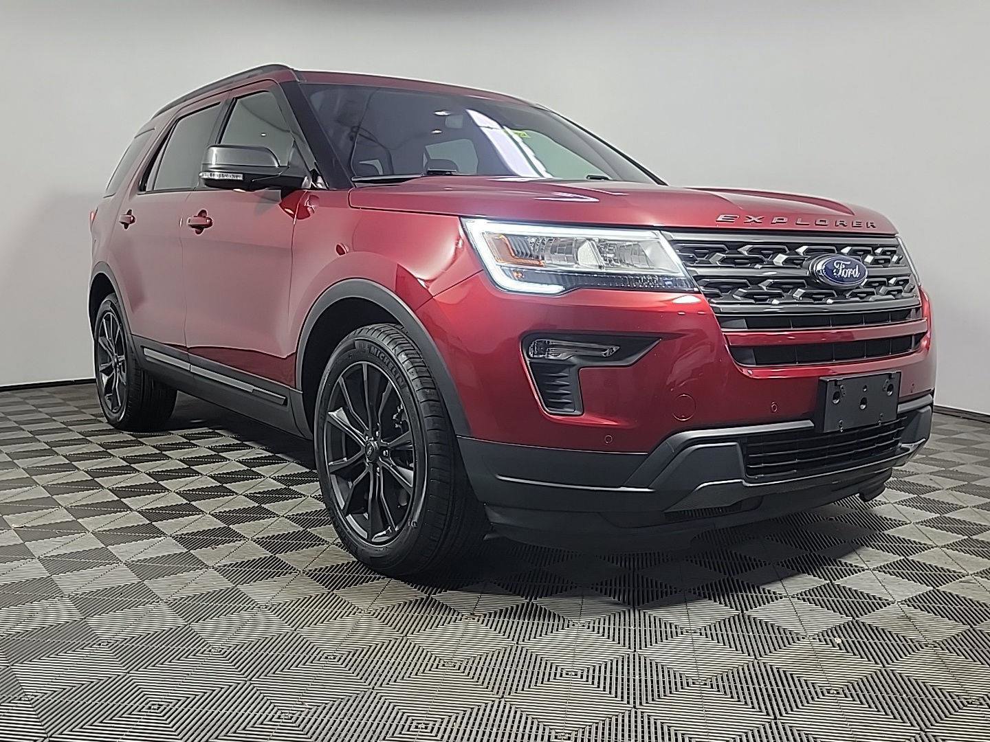 Used 2018 Ford Explorer XLT w/ Equipment Group 202A AWD/4WD image 1