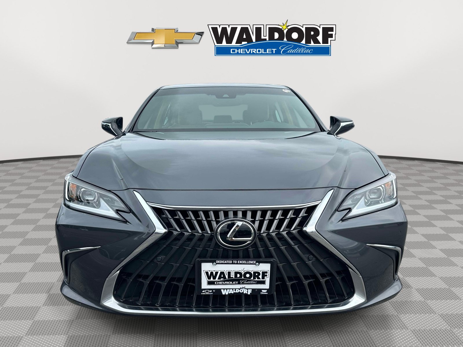 Used 2025 Lexus ES 300h w/ Premium Package FWD image 2