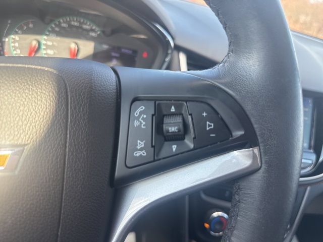 Used 2020 Chevrolet Trax LT w/ LT Convenience Package AWD/4WD image 13