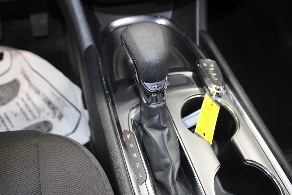 Used 2023 Chevrolet Malibu LT image 28