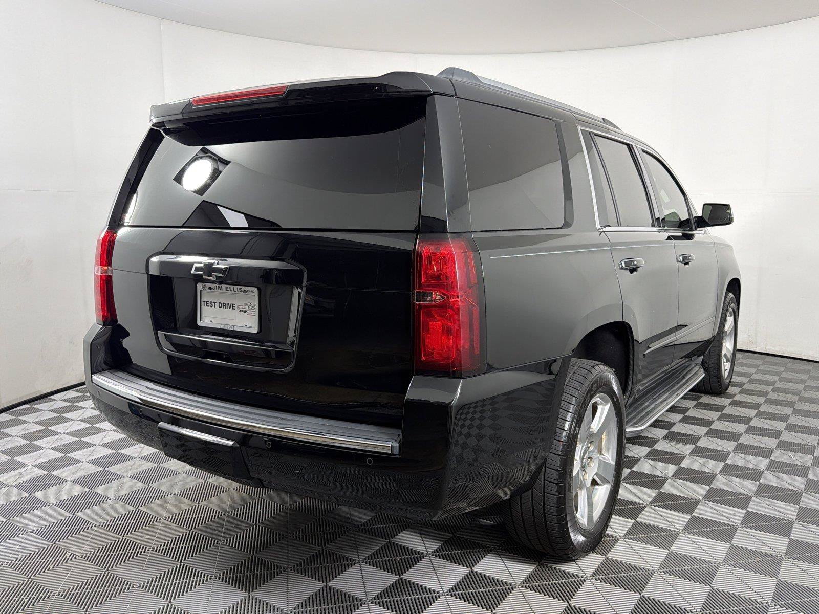 Used 2015 Chevrolet Tahoe LTZ RWD image 6
