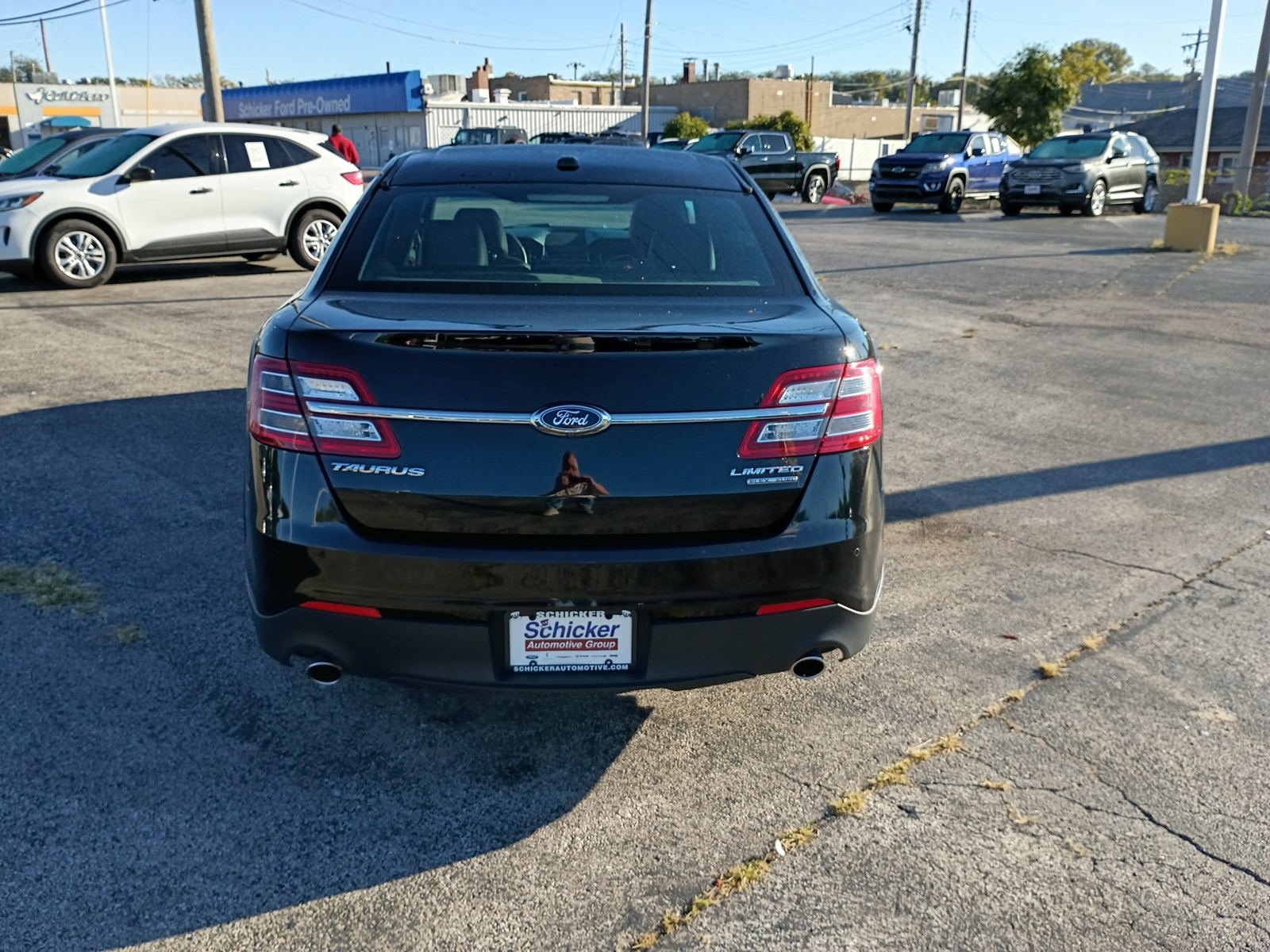 Used 2016 Ford Taurus Limited FWD image 2
